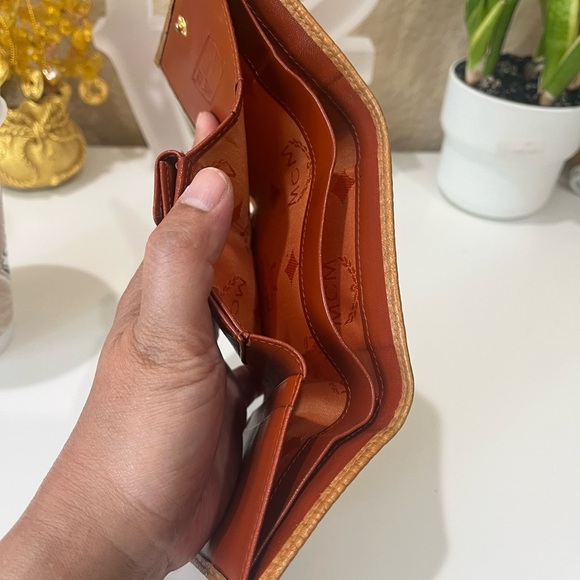MCM VINTAGE COGNAC VISETOS SMALL TRIFOLD WALLET - Picture 15 of 16